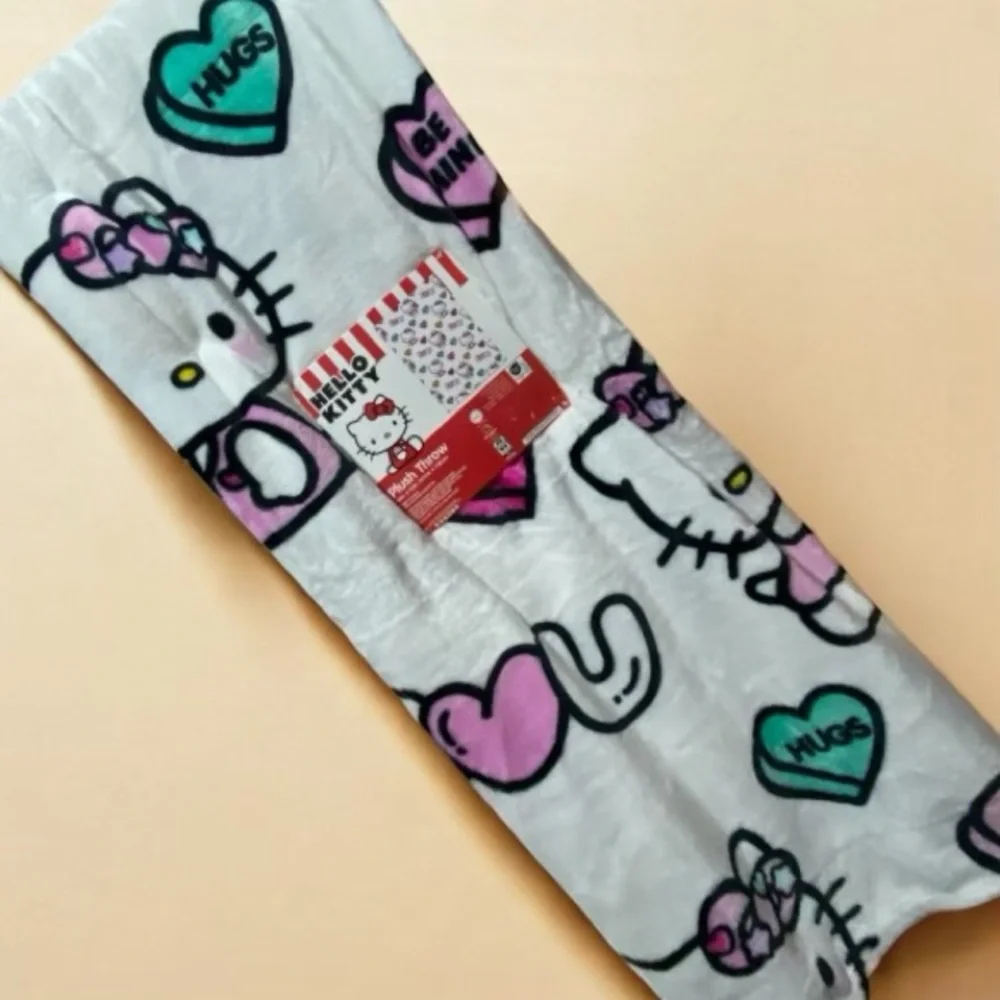 Hello Kitty Valentine’s Day Sweetheart Plush Throw Blanket